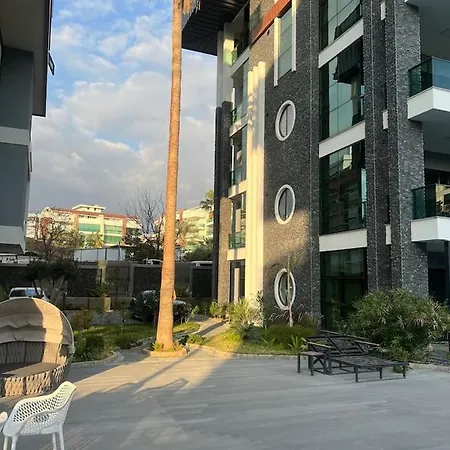 In Royalgarden Means Life Apartment *