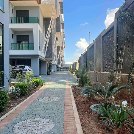 In Royalgarden Means Life Апартаменти